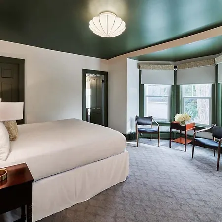The Whitlock Hotel Lenox Exterior photo