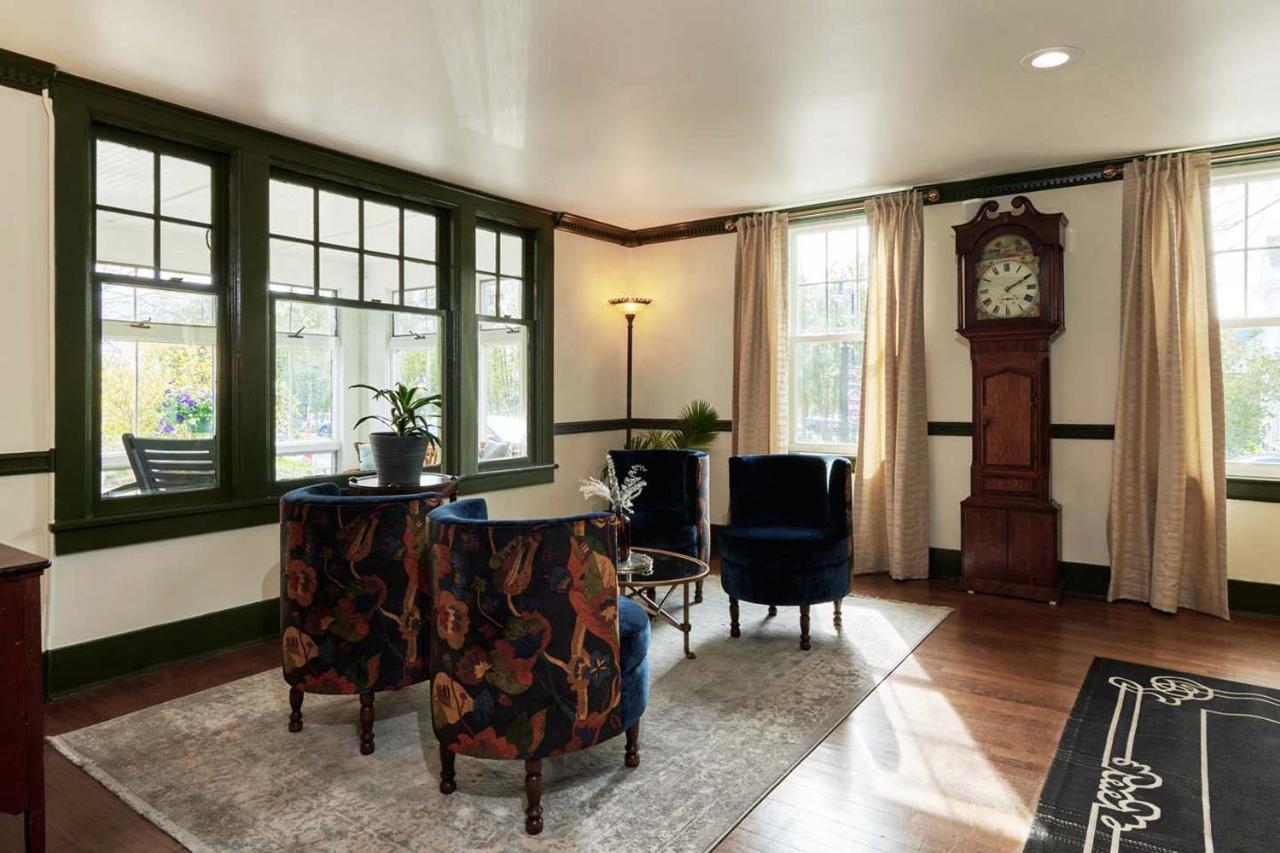 The Whitlock 3* Lenox