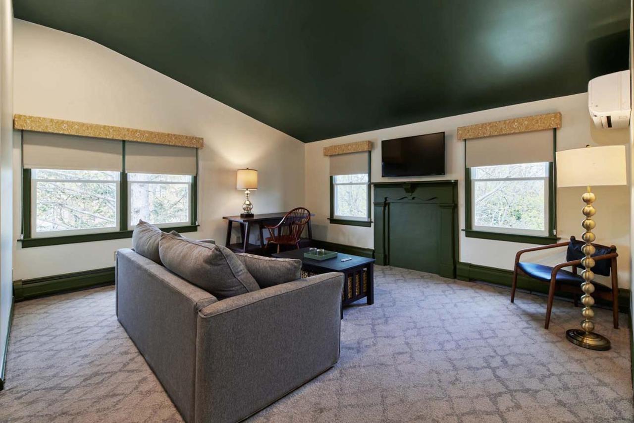 The Whitlock 3* Lenox