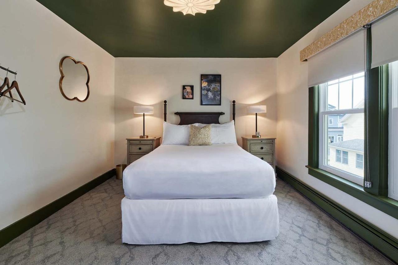 The Whitlock 3* Lenox